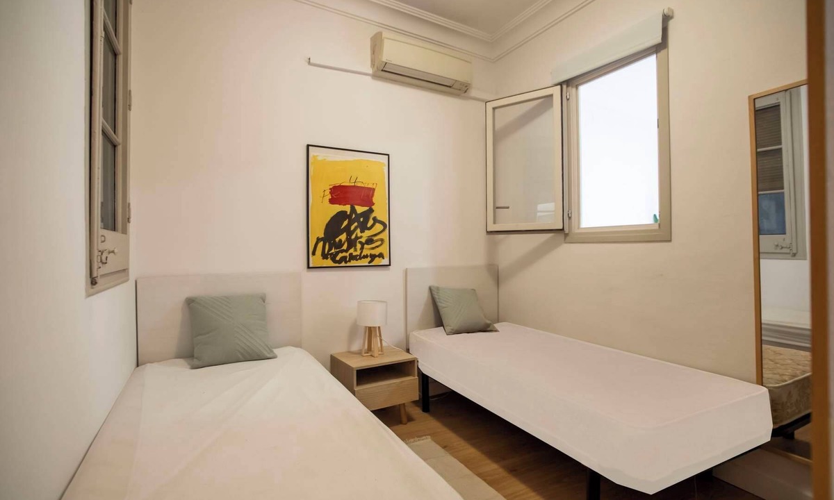 la Vila de Gracia Apartment | P2sal1071- Elegant Apartment in Carrer de Salinas