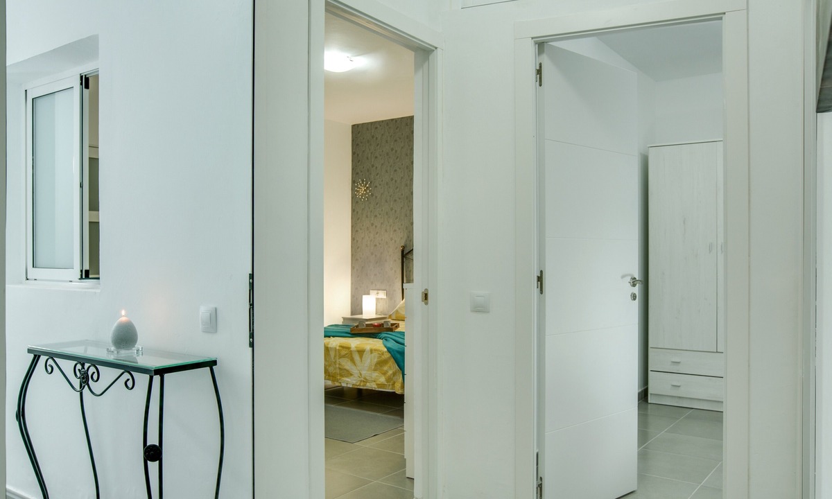 Vecindario Apartment | Cozy Apartment "1B SRV" Near the Sea with Wi-Fi and Fans