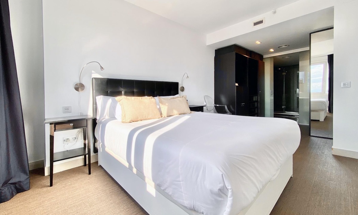 Castillejos Apartment | Charming Eurobuilding Skyline Madrid - Spectacular Views
