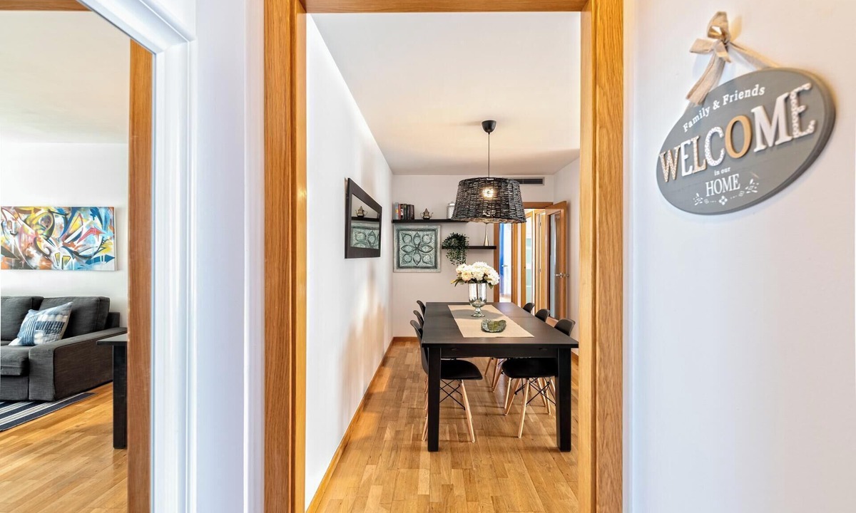 Ripollet Apartment | Apartamento lujo& piscina junto Barcelona Centro