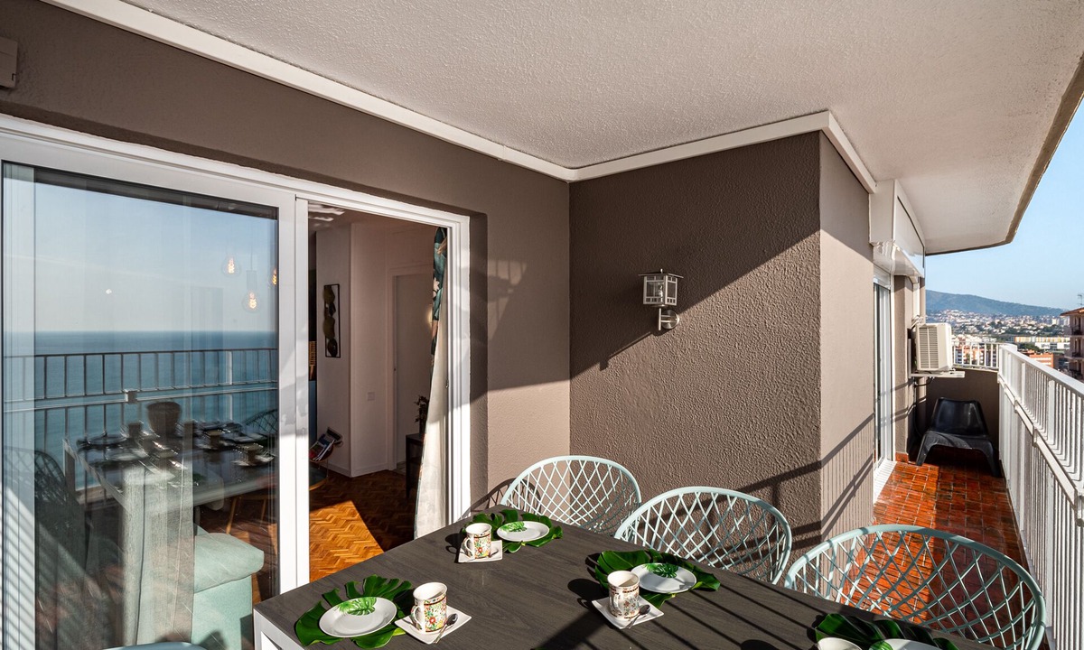 Montgat Apartment | LIANA SEAVIEW & BEACH APARTMENT; 3 bedrooms, 2 bathrooms, balcony, wifi, lift
