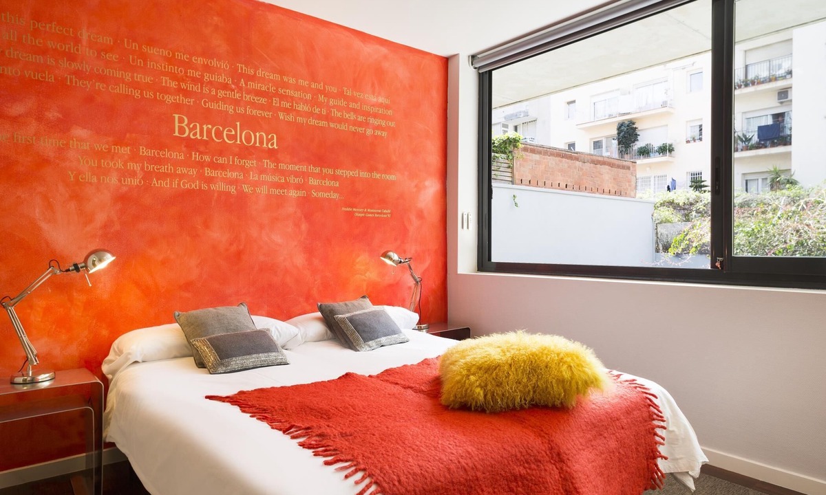 Sant Gervasi Apartment | My Space Barcelona: 2 Apartments with Private Pool in Sant Gervasi for 20 people