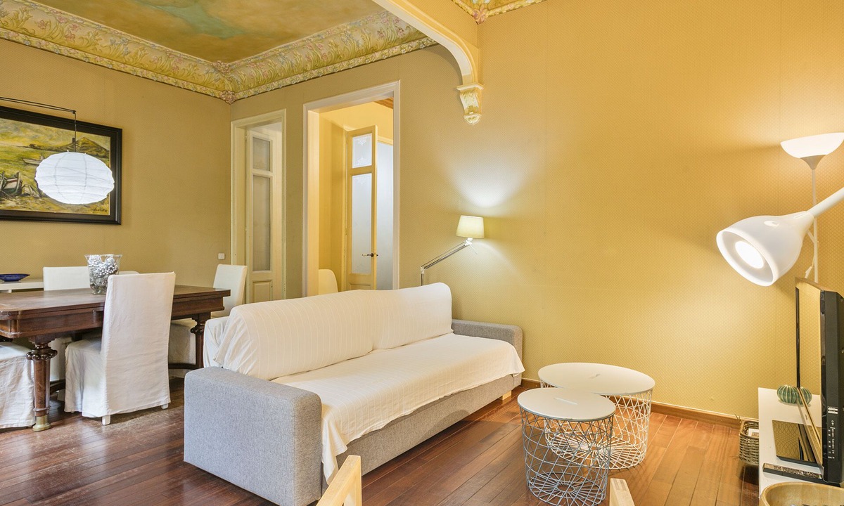 L'Antiga Esquerra de l'Eixample Apartment | Modernist style apartment in central Barcelona