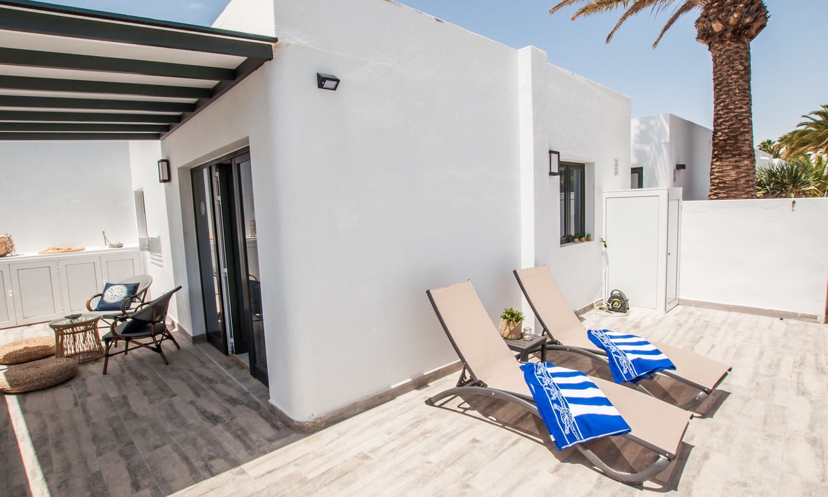Costa Teguise Apartment | Estrella De Mar 1 - shared swimming pool, free wifi
