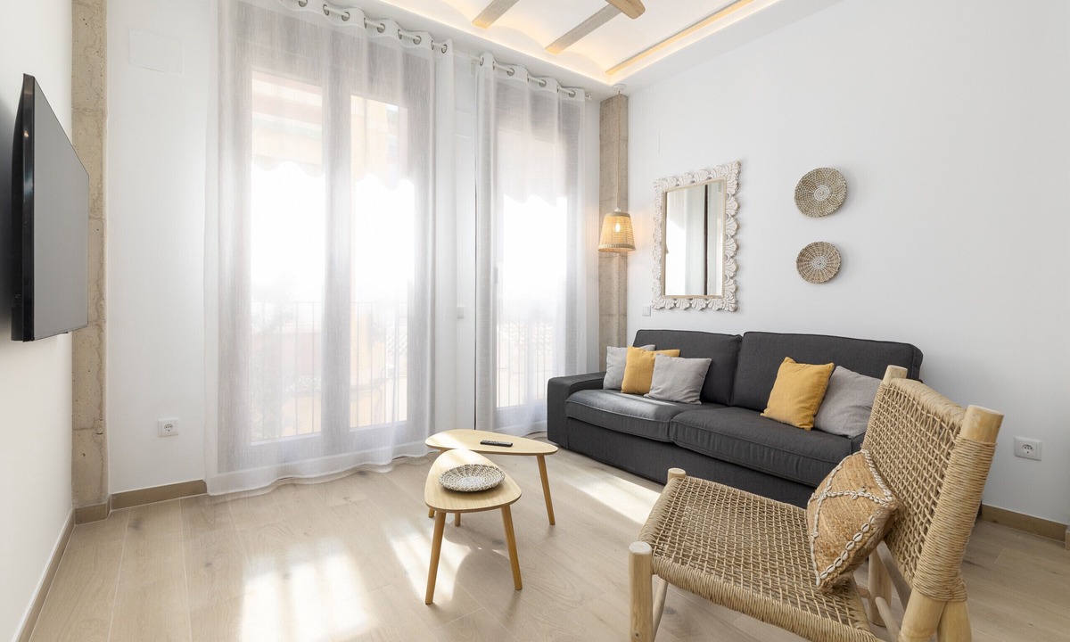 El Cabanyal Apartment | Ca La Leni Beach II. WiFi + Air Conditioned