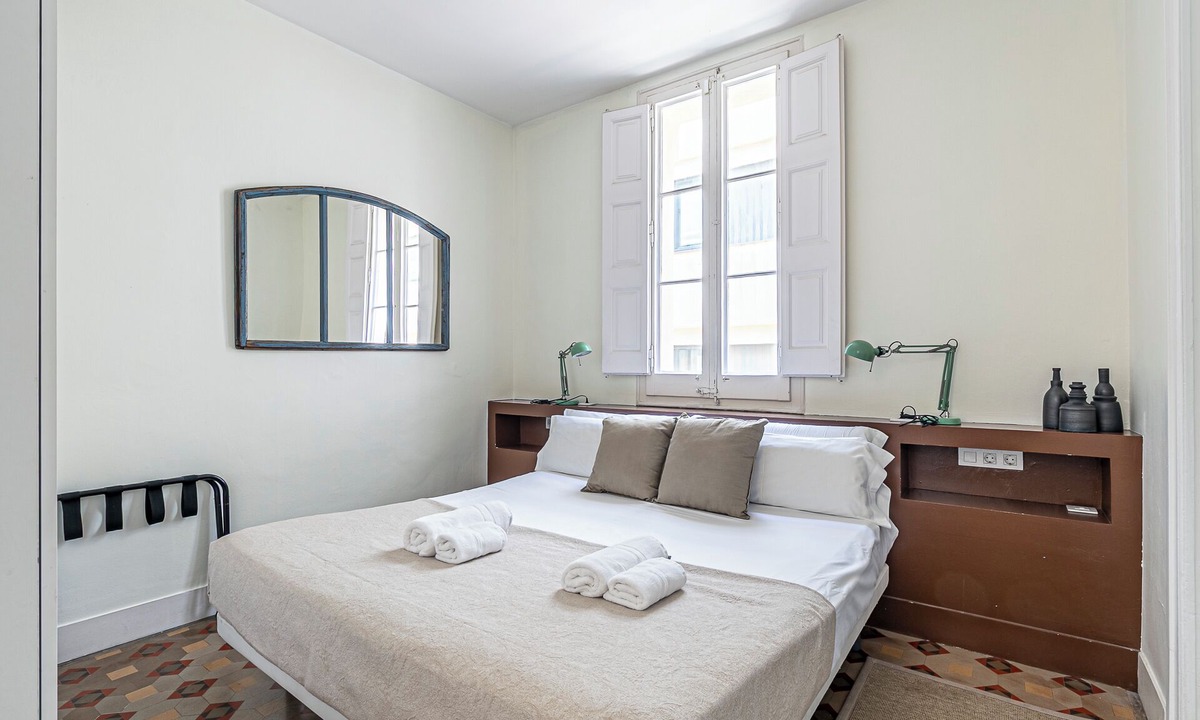 Eixample Condo | Impressive modernist apartment 20 mtrs from Paseo de Gracia