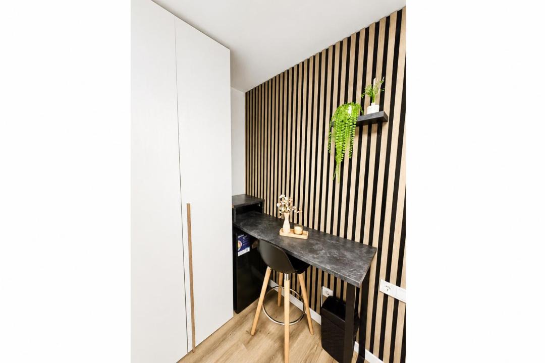 Cornella de Llobregat House | Private Rooms Easy Access to Airport & City Center