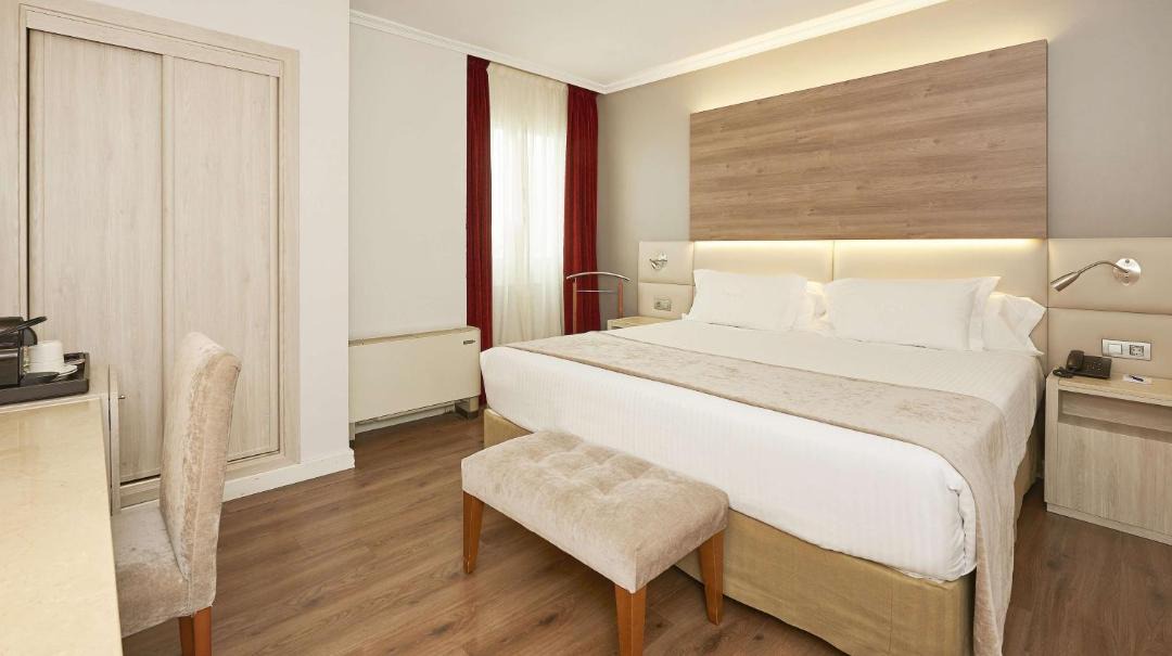 La Trinidad-San Juan y Todos los Santos Hotel | NH Córdoba Califa