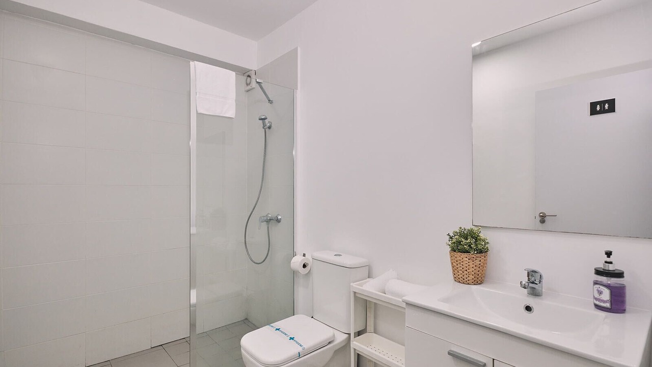 Photo of Bathroom in El Ensanche Zona Nuova