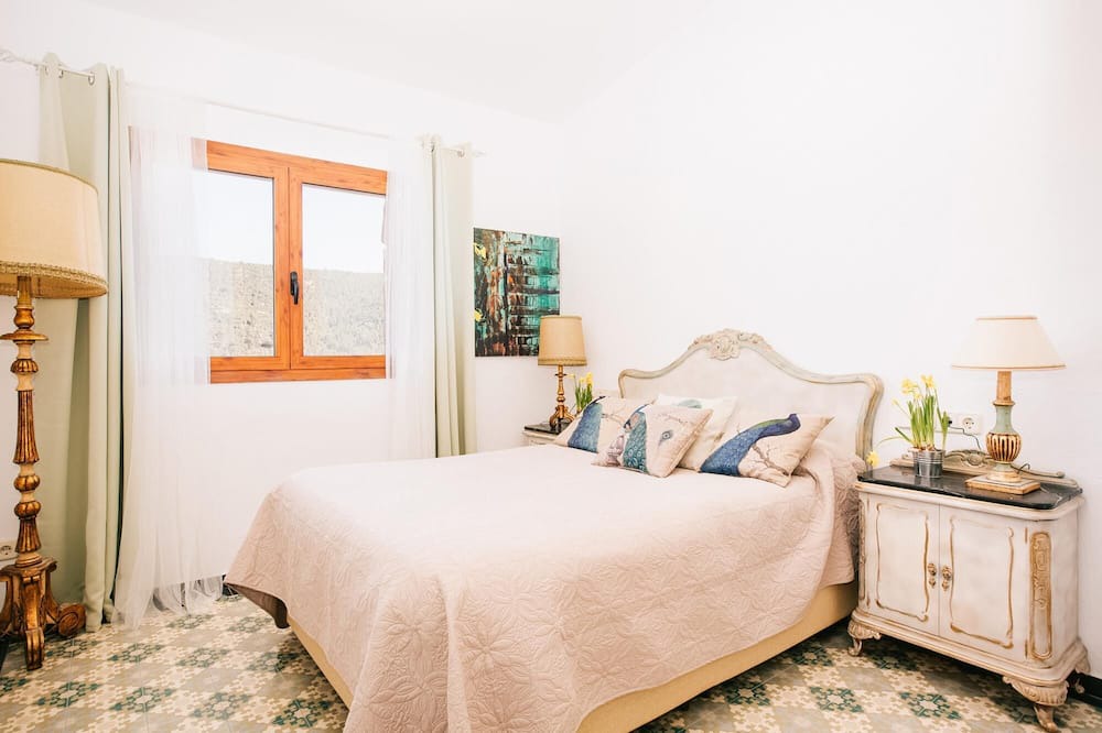 Photo of Bedroom in Castellfollit del Boix