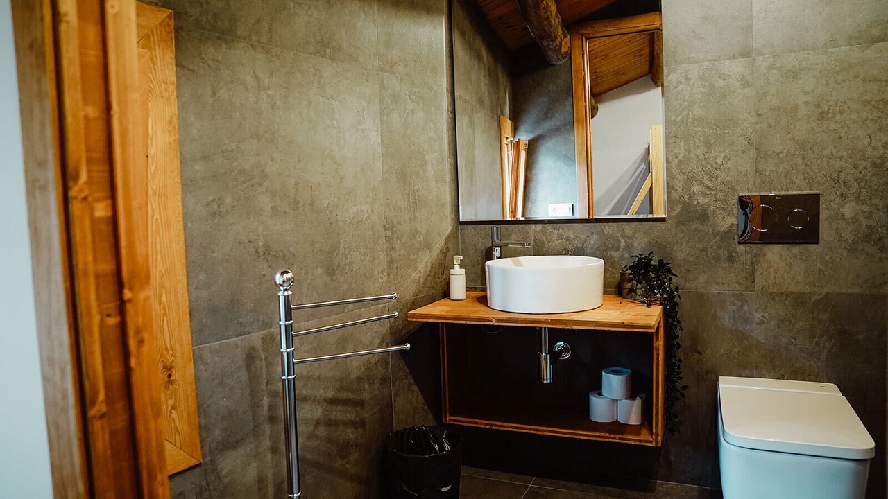 Photo of Bathroom in Naves