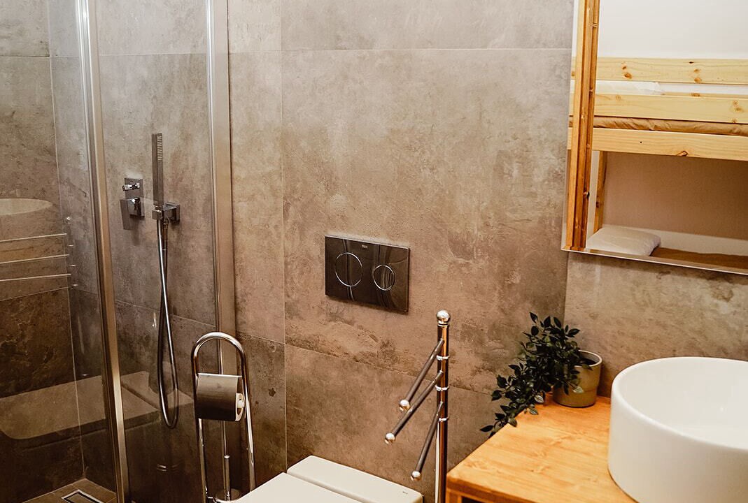 Photo of Bathroom in Naves