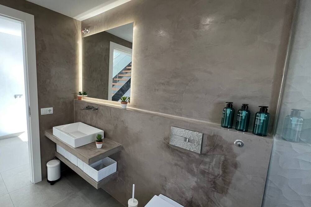 Photo of Bathroom in Montgat