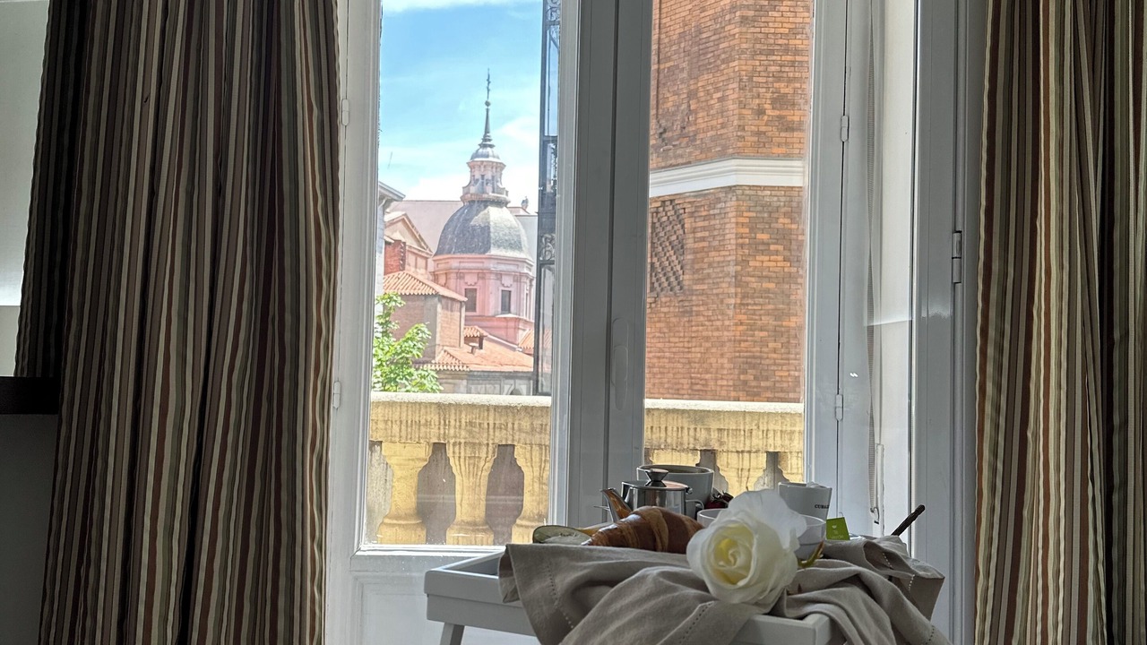 Photo of Bedroom in Literary Quarter