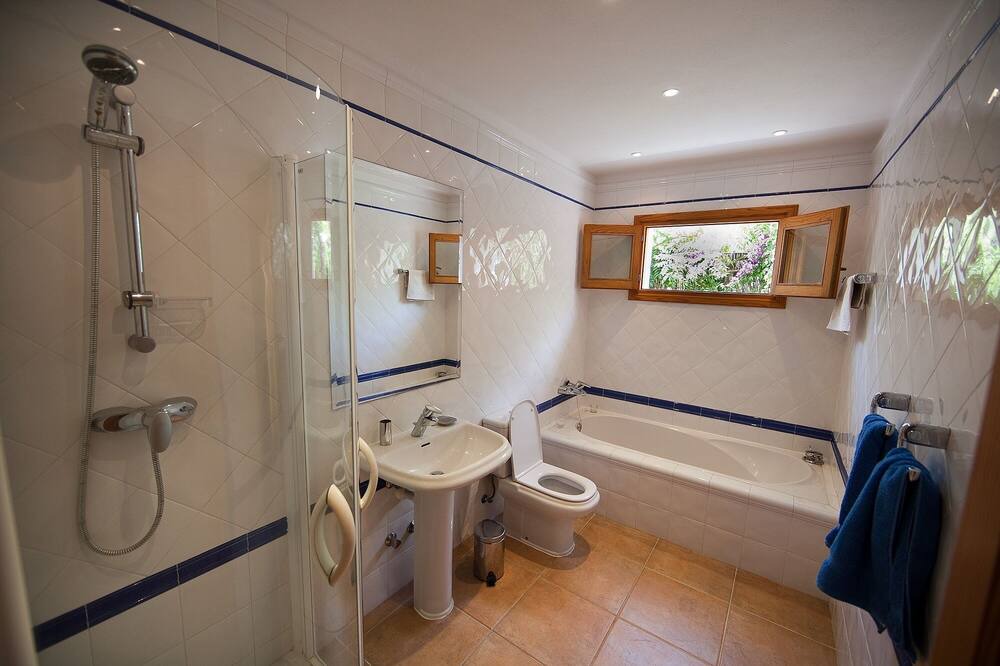 Photo of Bathroom in Puig Manya