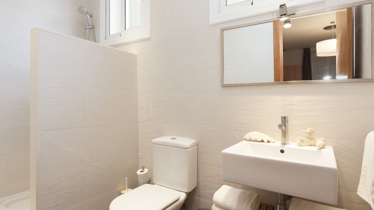 Photo of Bathroom in El Camp de l'Arpa del Clot