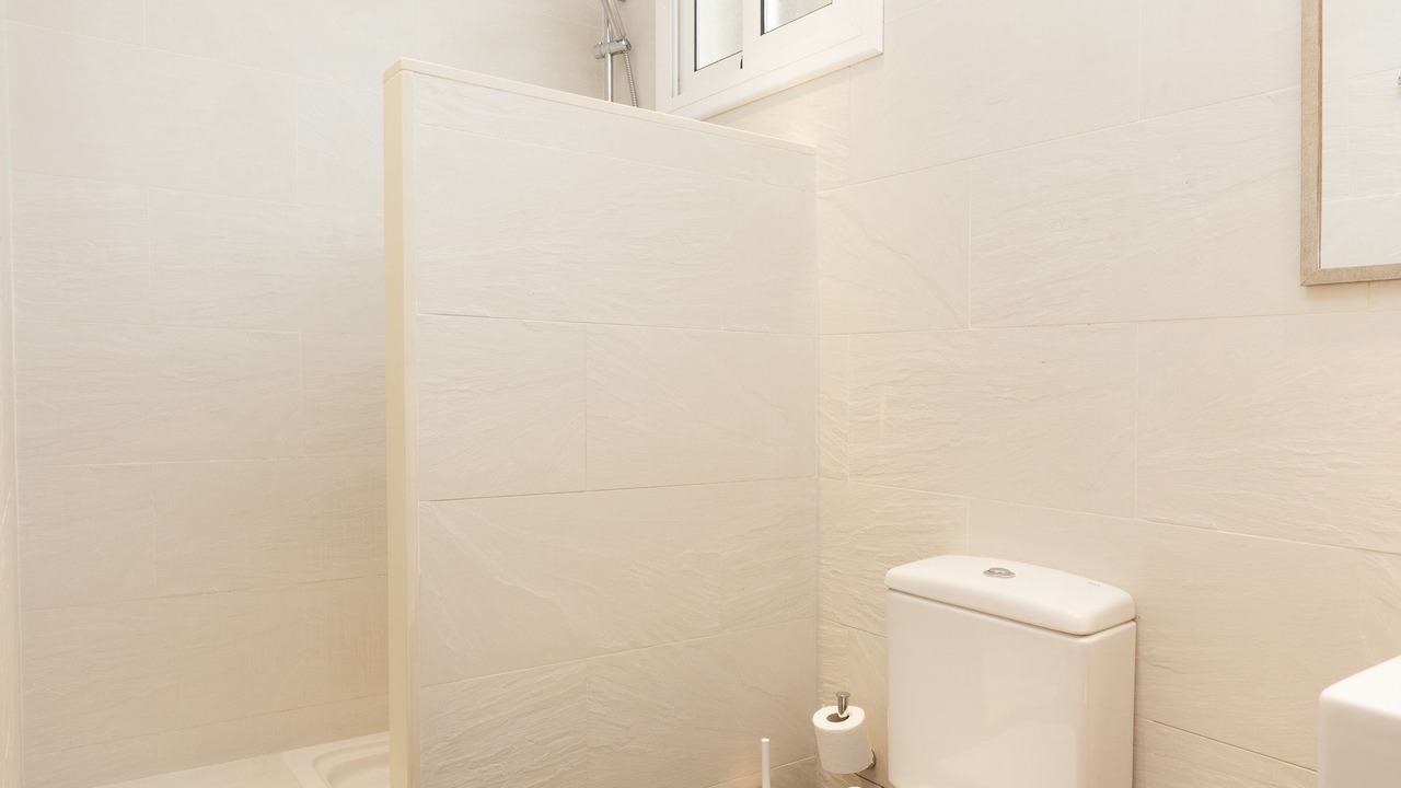 Photo of Bathroom in El Camp de l'Arpa del Clot
