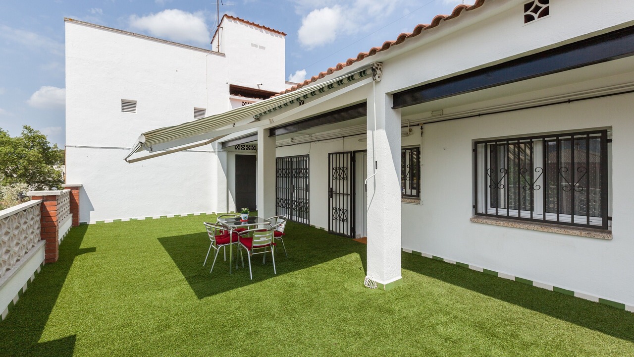 Photo of Outdoor in Rubi