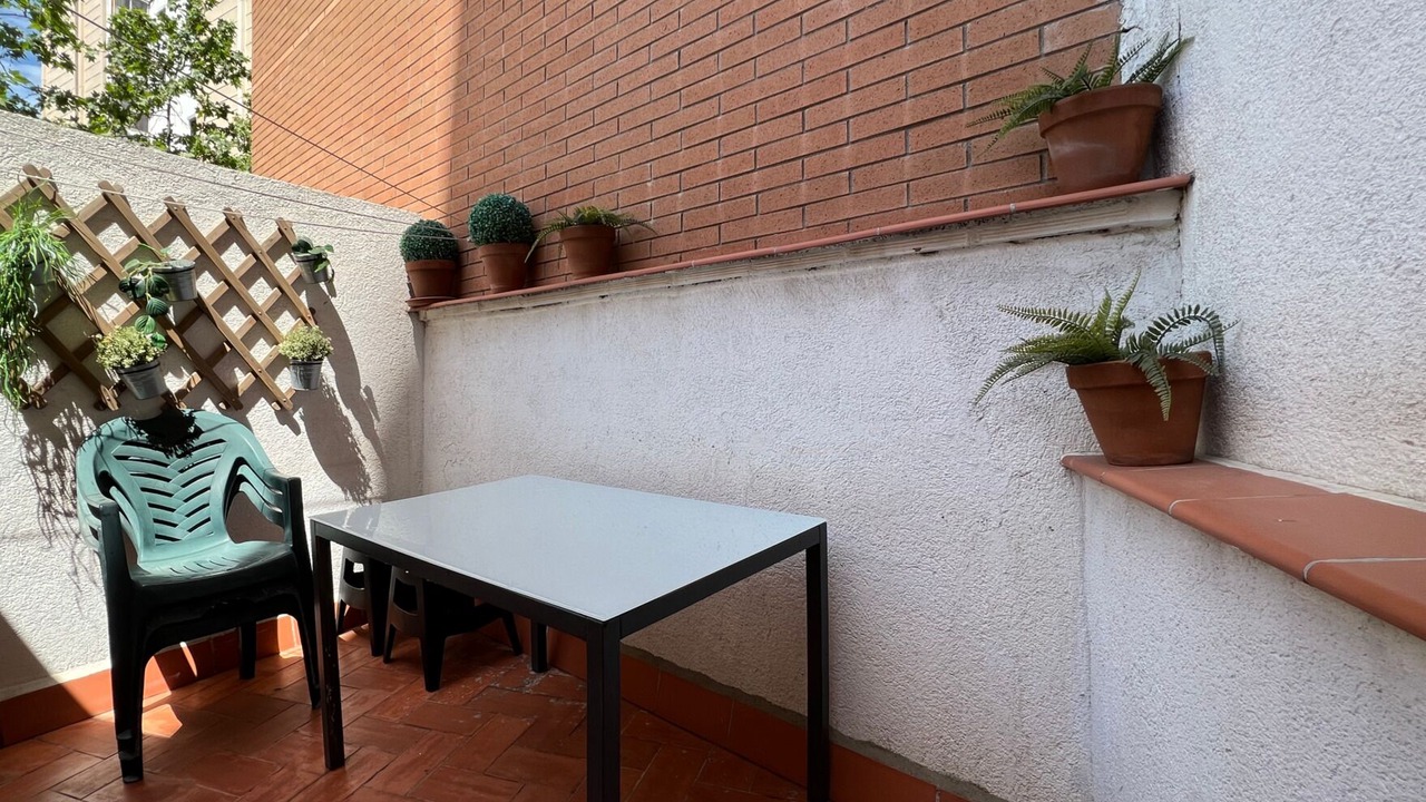 Photo of Outdoor in El Camp de l'Arpa del Clot