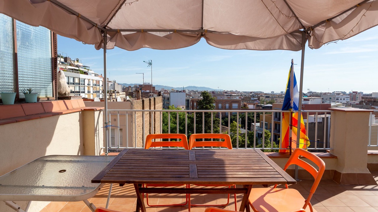 Photo of Outdoor in El Camp de l'Arpa del Clot