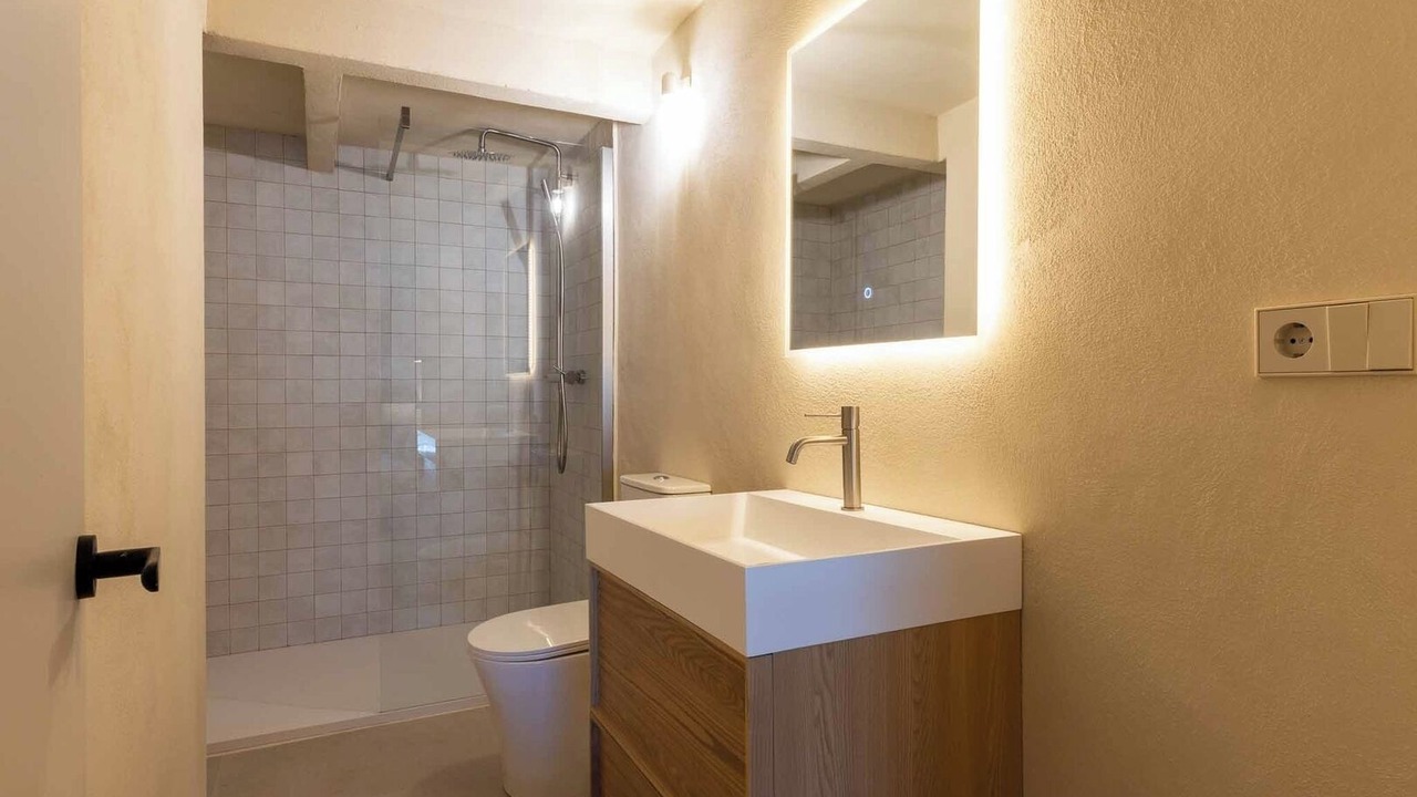 Photo of Bathroom in El Cabanyal