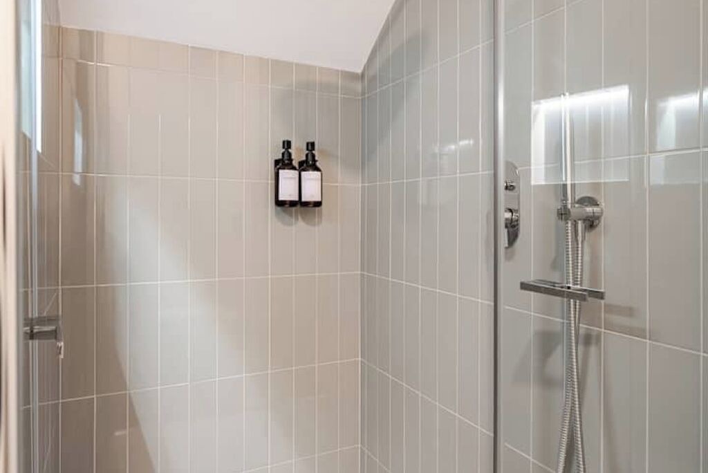 Photo of Bathroom in Feria