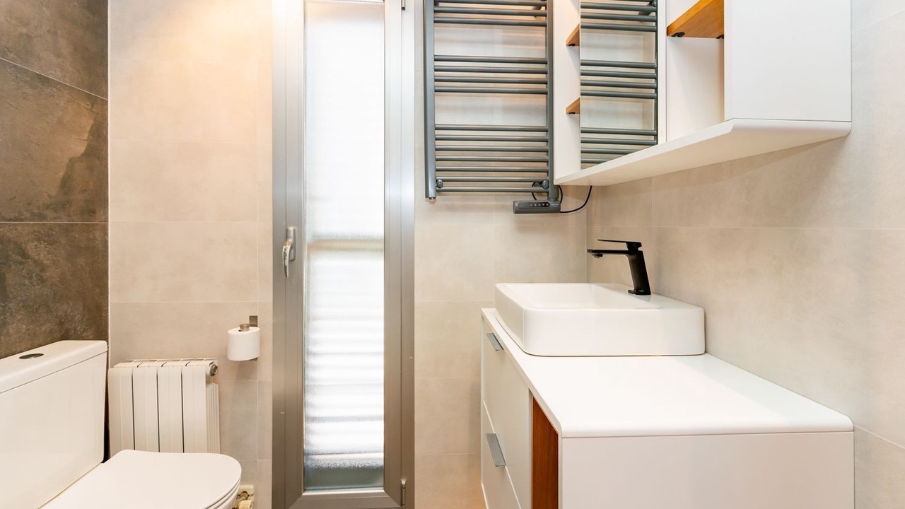 Photo of Bathroom in Quint Mar