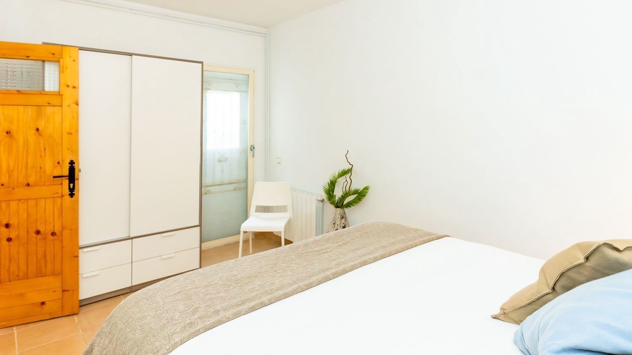 Photo of Bedroom in Quint Mar