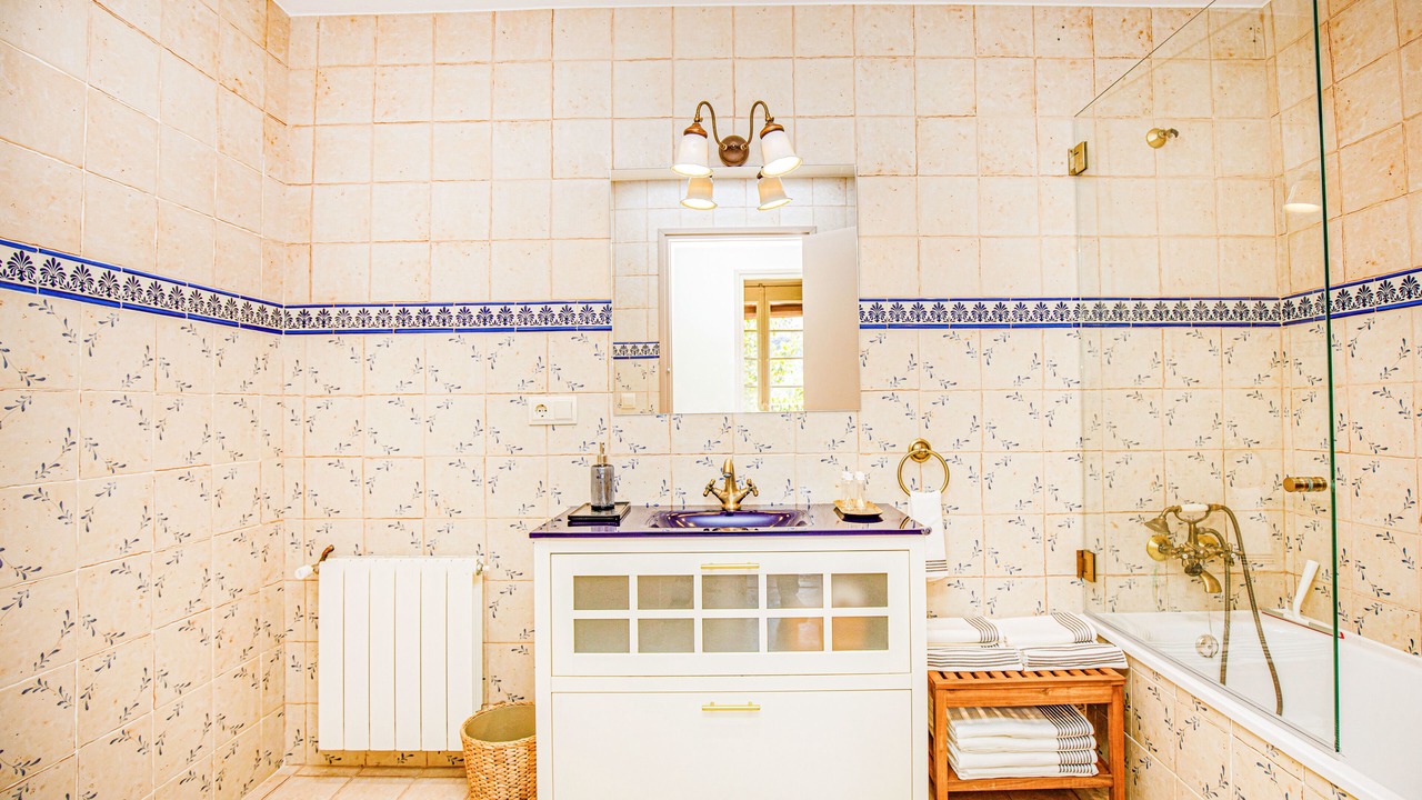Photo of Bathroom in Besalu