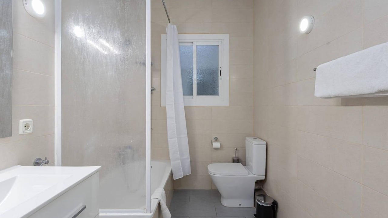 Photo of Bathroom in El Camp de l'Arpa del Clot