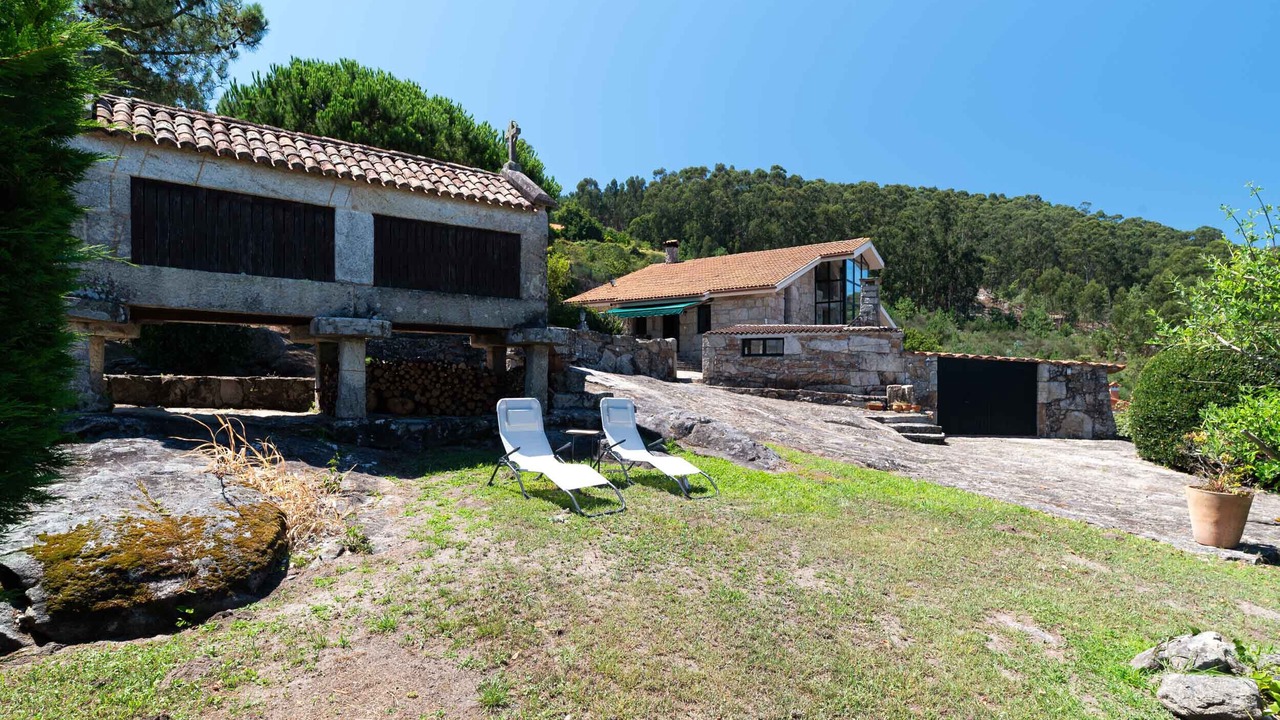 Photo of Outdoor in Limens