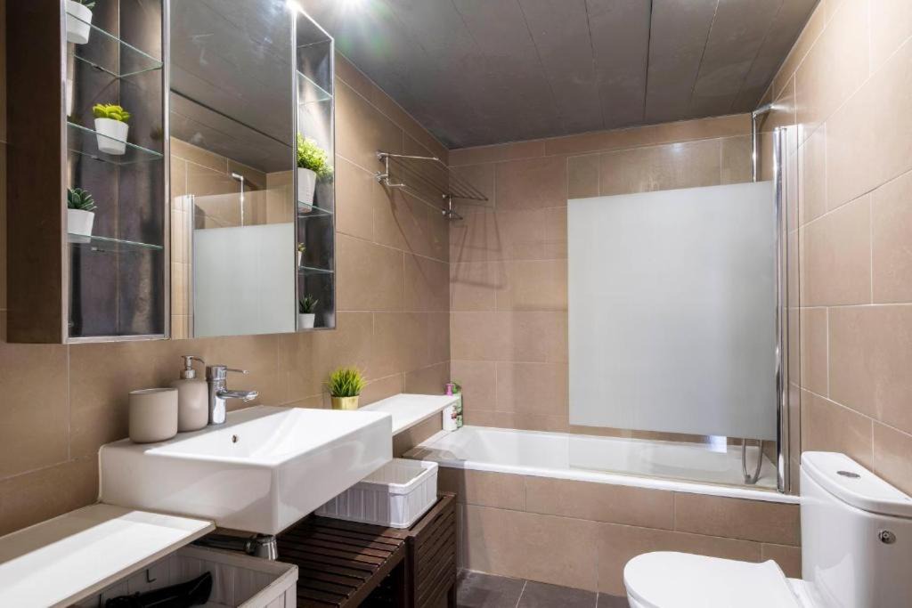 Photo of Bathroom in El Port