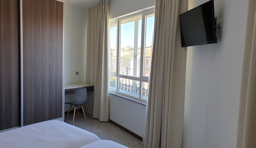 Panoramic Twin Room (5)