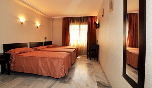 Double Room (2 adults+ 1 child ,2-12 years old)