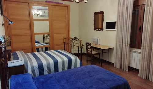 Family Triple Room (3)