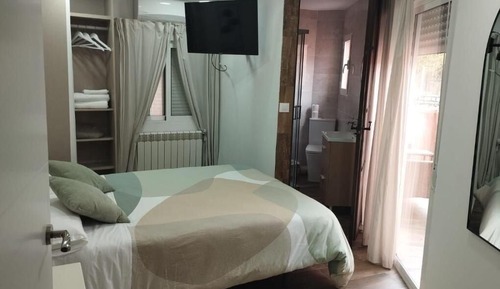 Suite, 1 Queen Bed, Balcony