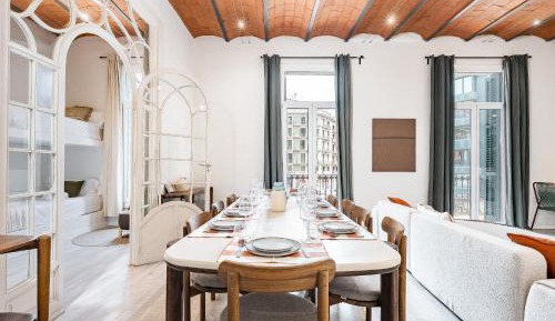 Four-Bedroom Deluxe Apartment