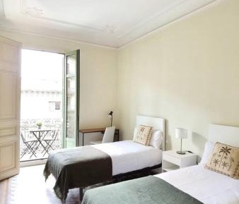 Three-Bedroom Deluxe Apartment