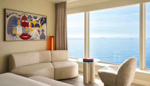 Pemier King Guest Room with One King Bed and Marina View