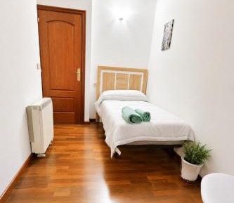 Single Room with Shared Bathroom