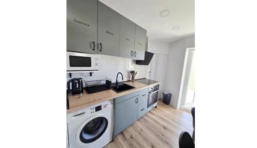 Single Room with Shared Bathroom