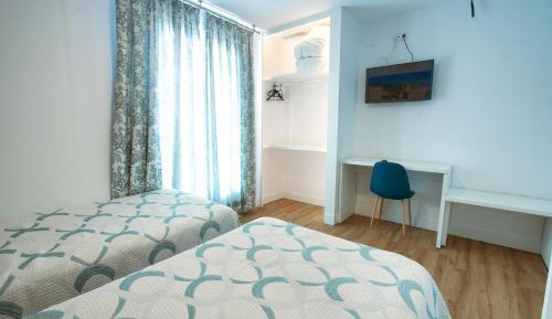 Twin Room with Private Bathroom