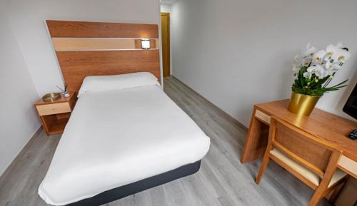 1 Single Bed