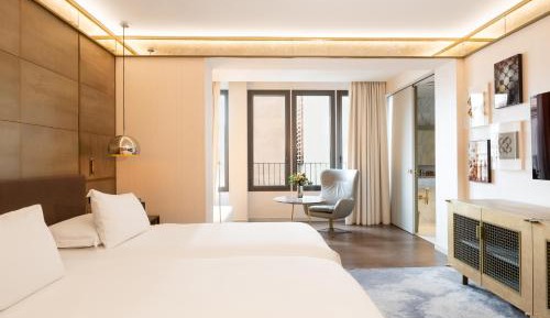 King Room with Roll-In Shower - Disability Access
