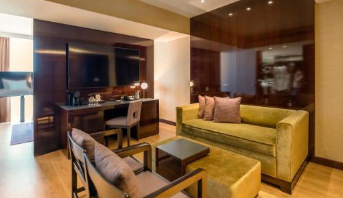 Executive King Suite with City View