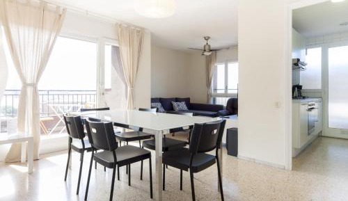 Four-Bedroom Apartment with Balcony 