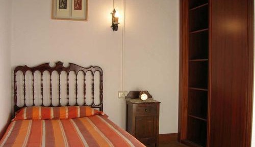 Standard Single Room with Shared Bathroom