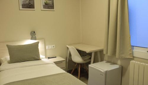 Single Room with Shared Bathroom