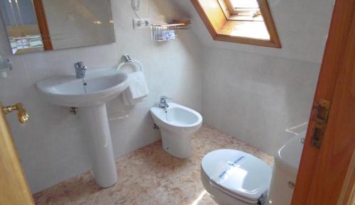 Economy Triple Room