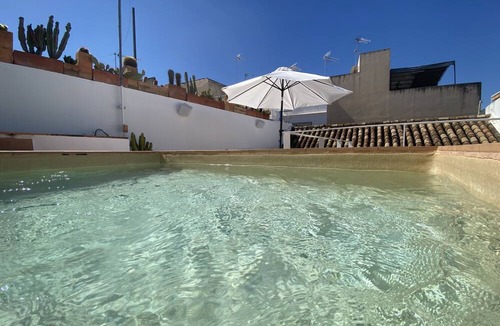 Encarnacion-Regina House | House with pool in the historic center of Seville.
